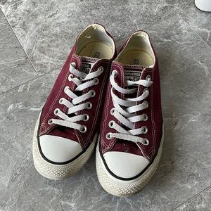 Converse low tops womens size 8